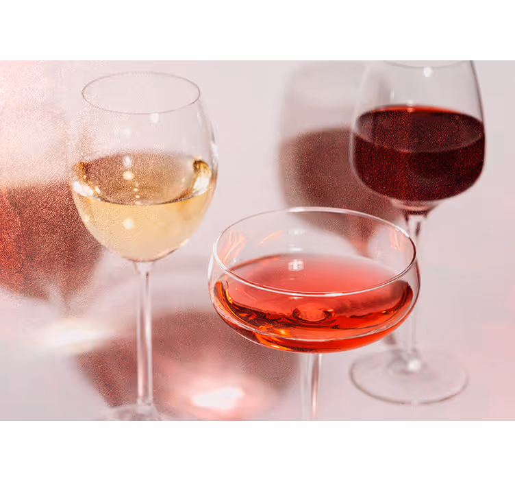 Elegant wine glasses in fototapete z glasbeno tematiko - TenStickers