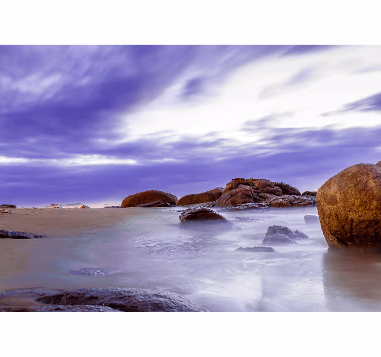 Rocky beach landscape fototapeta z gorami - TenStickers