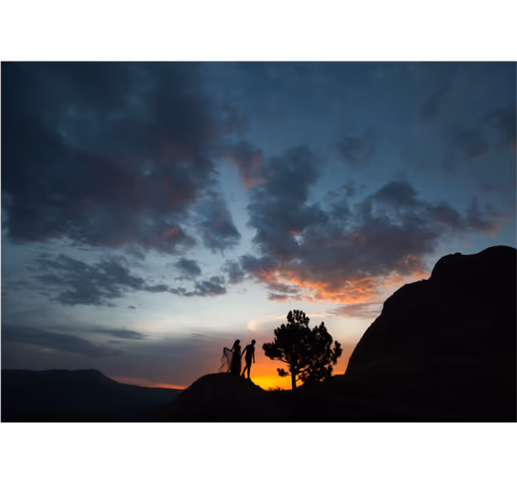 Silhouette amidst sunset stenske poslikave - TenStickers