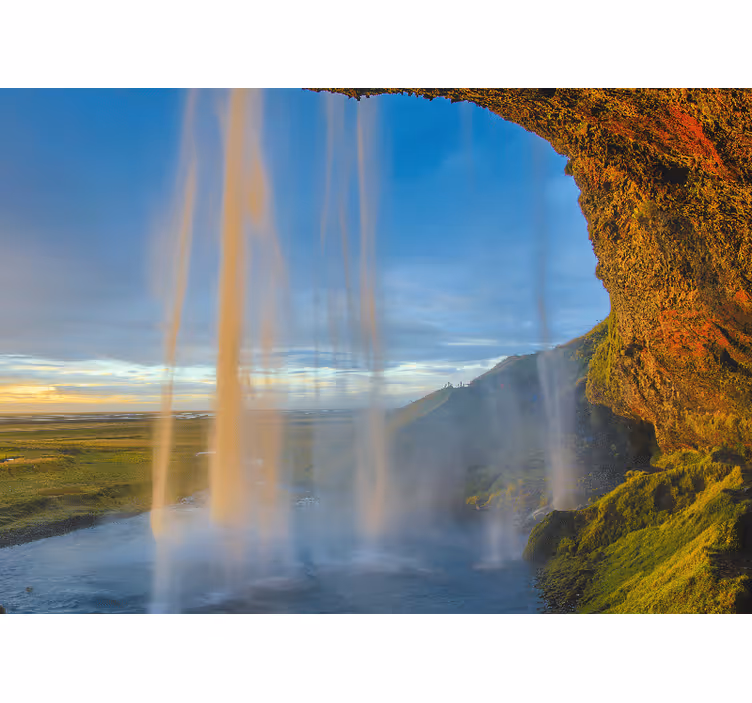 Majestic waterfall viewpoint fototapeta z gorami - TenStickers