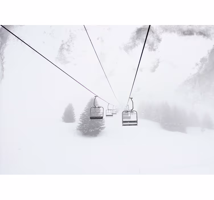Ski lift view fototapeta z gorami - TenStickers