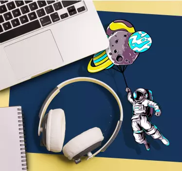 Astronavt s baloni anime podloga za miško - TenStickers