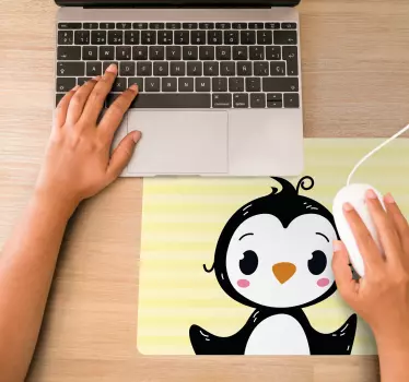 Cheerful penguin character anime podloga za miško - TenStickers