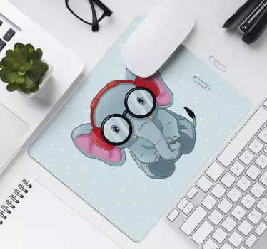 Cute elephant character originalna podloga za miško - TenStickers
