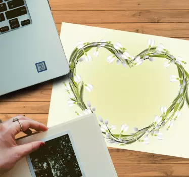 Heart shaped floral arrangement originalna podloga za miško - TenStickers