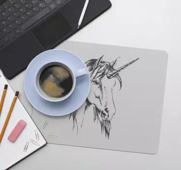 Narisan samorog z originalno podlogo za miško z dolgimi lasmi - TenStickers