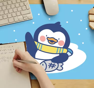 Penguin with fish anime podloga za miško - TenStickers