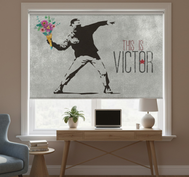 Sivo rolo zaveso personaliziran šopek cvetja bansky - TenStickers
