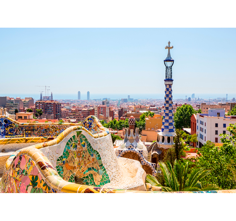 Pogled na morje na steni stena fototapeta güell barcelona - TenStickers