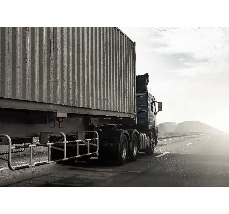 Tovornjak na avtocesti Fototapeta z vozili - TenStickers