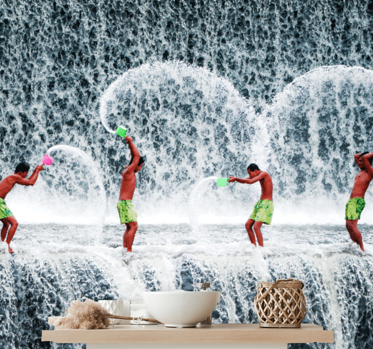 Playful water splash fototapeta z ljudmi - TenStickers