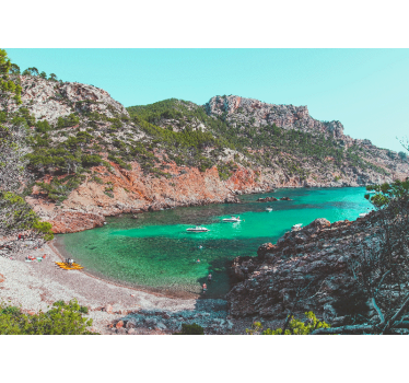 čudovita plaža s skalami mallorca pod morsko steno - TenStickers