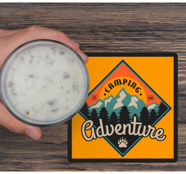 Camping adventure badge podstavek za kozarce s citati - TenStickers