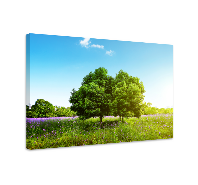 Serene greenery scene z enojnim drevesnim motivom - TenStickers