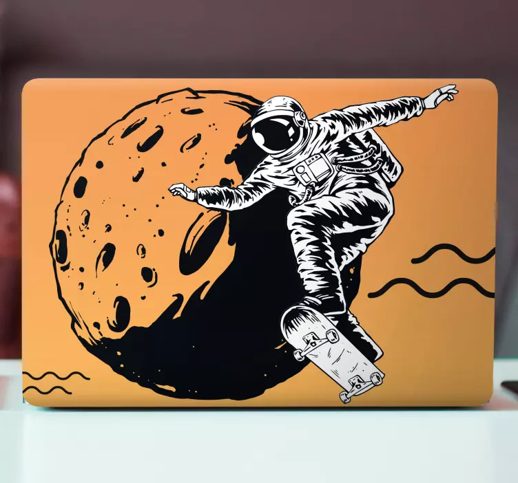 Astronavt rolka luna nalepka za prenosnik - TenStickers