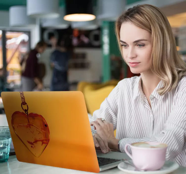 Heart pendant charm nalepka za prenosnik - TenStickers