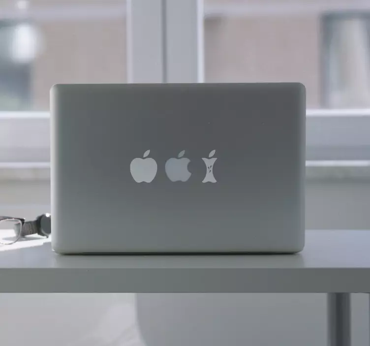 Prežvečeno jabolko sadje nalepka za prenosni računalnik - TenStickers