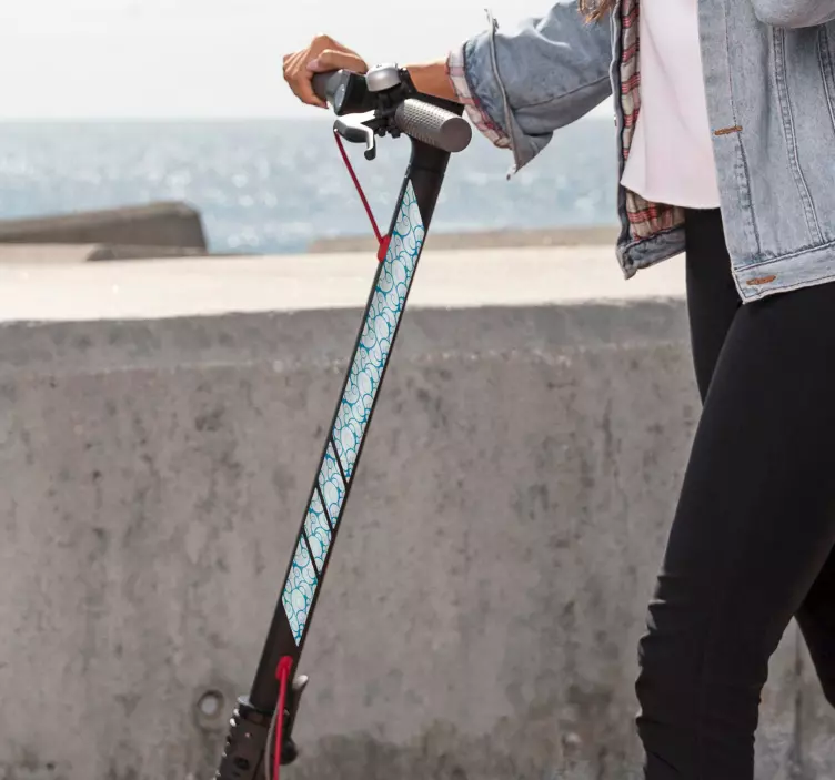 valovitim vzorcem nalepka z motivi skuterja - TenStickers