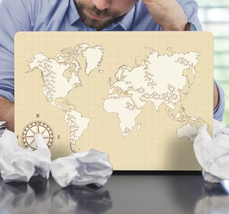 Zemljevid z kompasom nalepka za prenosnik - TenStickers