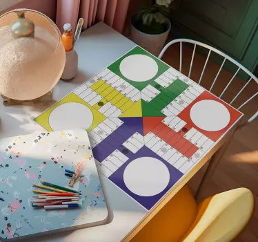 Igra ParcheesiParcheesi je starodavna igra družabnih igralcev iz  - TenStickers