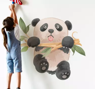 Nalepka panda, ki visi na drevesni veji - TenStickers