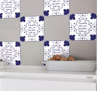 Prijateljstvo je kot prenos ploščic za vino - TenStickers