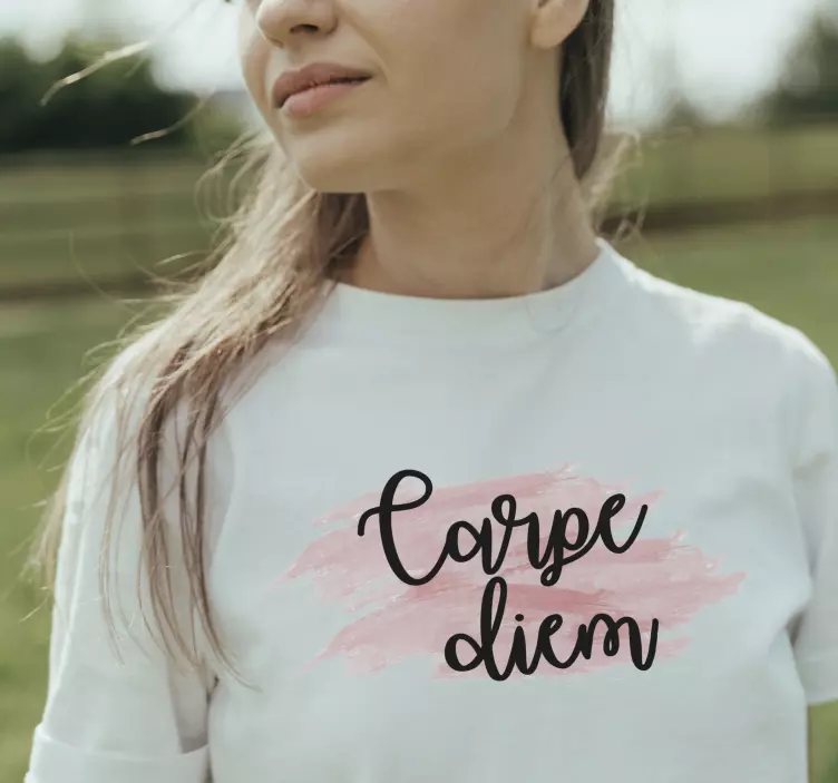 Carme diem z roza akvarelo majica - TenStickers