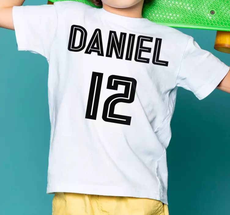 črne majice s številko in imenom po meri - TenStickers