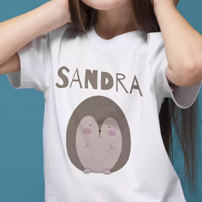 Dišavnica, narisana z majico z imenom - TenStickers