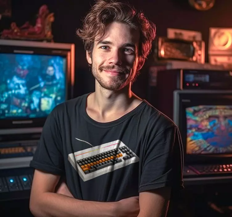 Retro računalniška tipkovnicaRetro računalniška tipkovnica majica - TenStickers