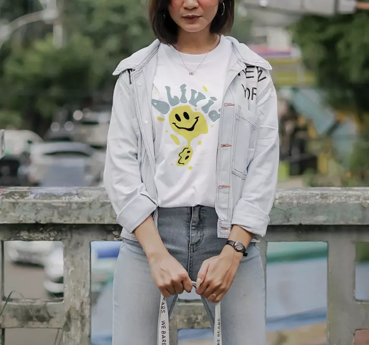 Srečen rumen smešek personalizirana majica - TenStickers